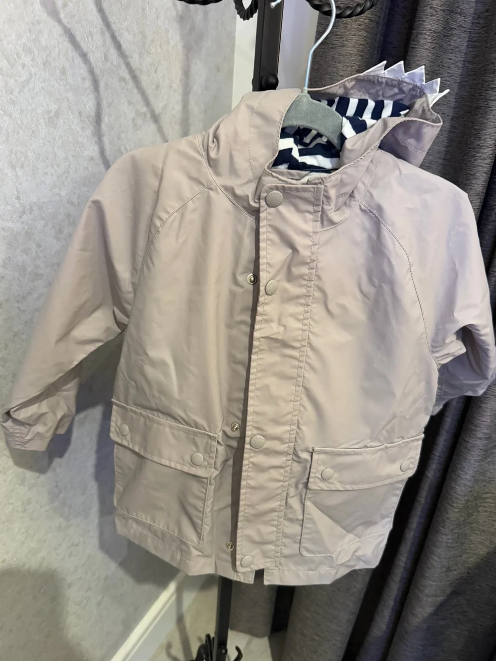 BabyGap Kids' Lightweight Hooded grey raincoat in gray with shark hoodie size 4